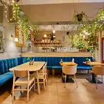 Salvator Boutique Vegan-friendly