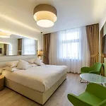 מלון Salvator Boutique Vegan-friendly 4*
