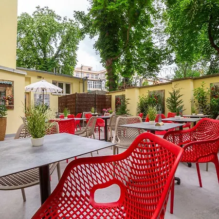 Salvator Boutique Vegan-friendly Hotel