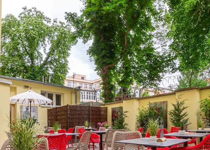 Salvator Boutique Vegan-friendly Otel 4*